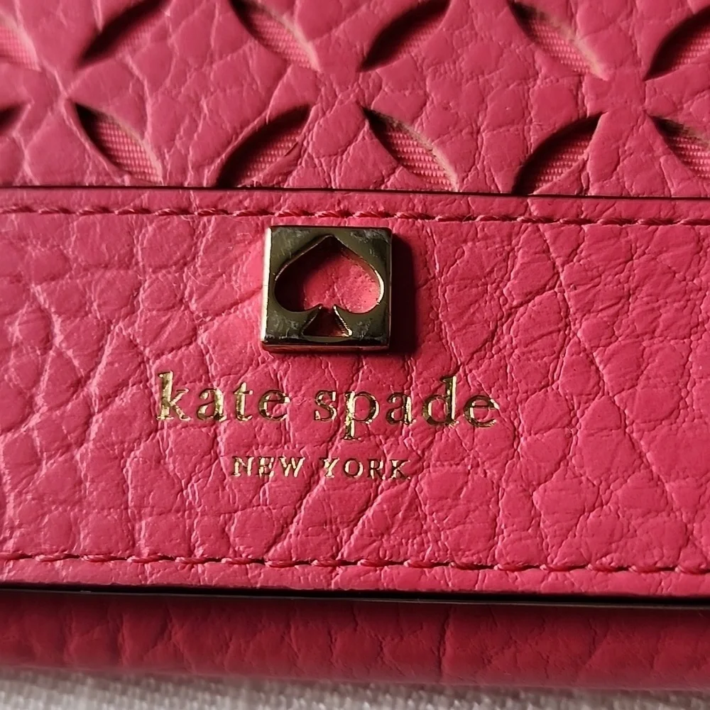Preowned pink Kate Spade‎ Perri Lane wallet